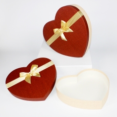 Caja de regalo de papel de embalaje en forma de corazón impresa de lujo