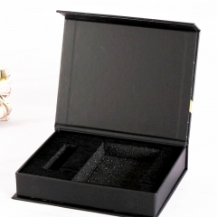 Caja de regalo de embalaje cosmética de papel con forma de libro de cierre magnético con bandeja de EVA